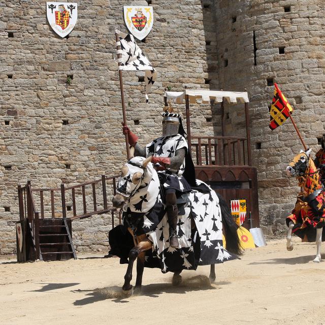 fete-des-remparts-dinan-gael-digard-chevaliers.jpg