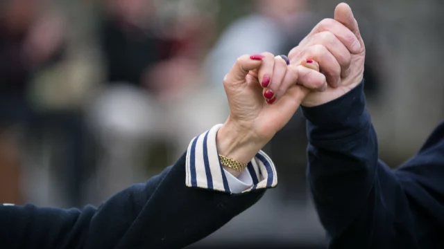 Entrez dans la danse, les pieds et l'esprit en fête