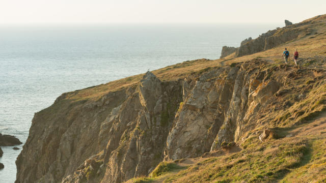 randonner-a-la-pointe-du-raz-1.jpg