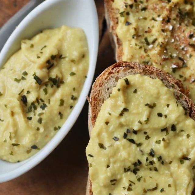 Houmous aux paillettes de wakamé