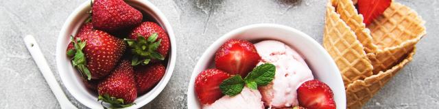 Fraises et glace à la fraise