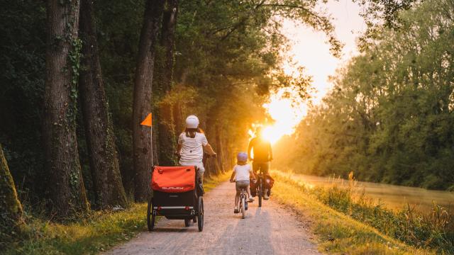 Bains-sur-Oust - Balade en famille à vélo