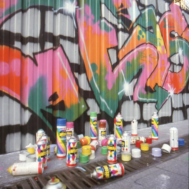 Graffiti de Bando sur la palissade du chantier de Beaubourg