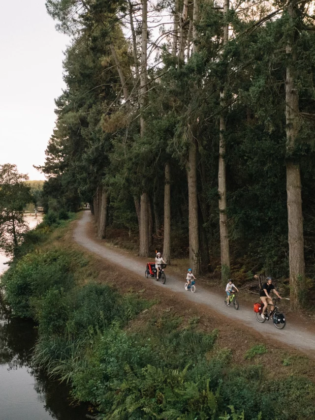 Bains-sur-Oust - Balade en famille